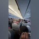 کراچی سے لاہور جانے والی پرواز آندھی کی زد میں آگئی