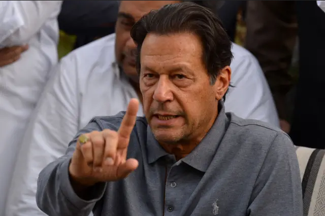 خیبرپختونخواہ حکومت کا تاثر غلط جارہا ہے وضاحت دی جائے(عمران خان )