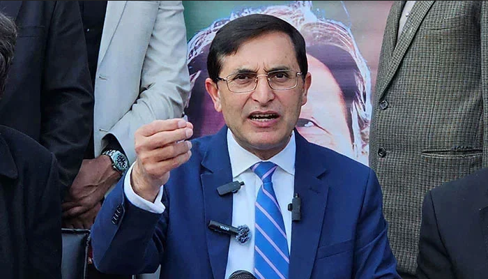 ہم سے نشستیں لے کر مینڈیٹ چوروں کو دے دی گئیں بیرسٹر گوہر