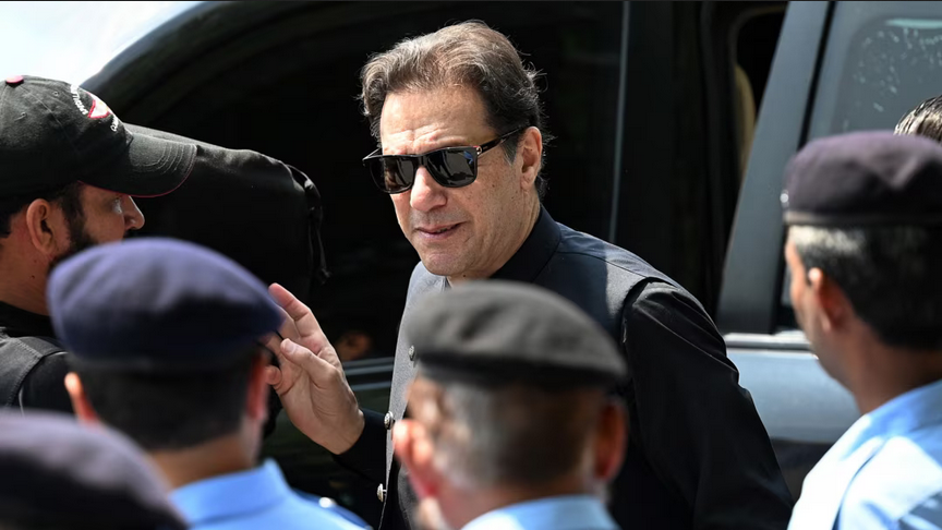 عمران خان کا گرفتاریوں کیخلاف احتجاج، کمیٹیوں سے علیحدگی ، ضمنی الیکشن کے بائیکاٹ کا فیصلہ