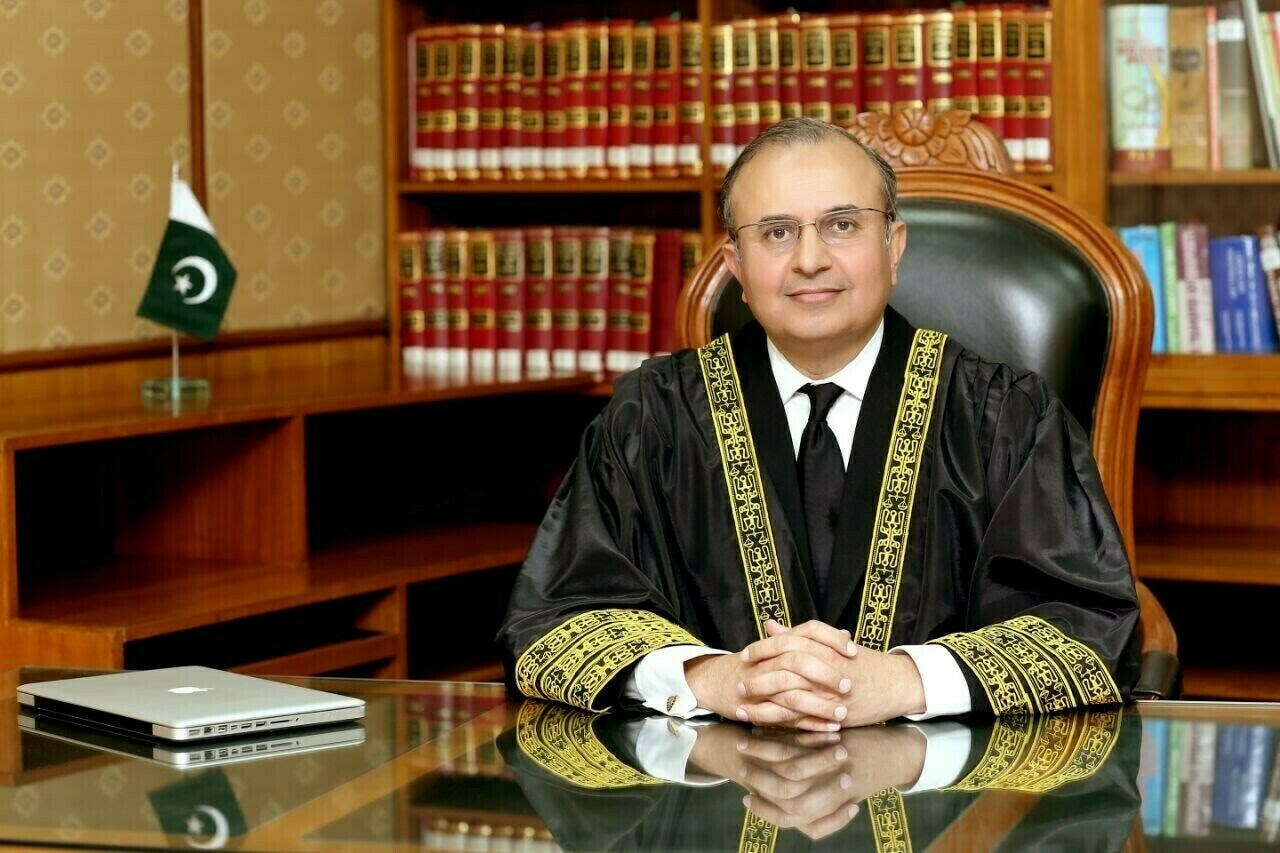 26ویں ترمیم کیخلاف دائر درخواستوں پر فل کورٹ کیوں نہیں،جسٹس منصور نے چیف جسٹس سے جواب مانگ لیا