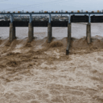تبا ہ کن سیلابی ریلہ سندھ کی جانب بڑھنے لگا،مکینوں کو گھر خالی کرنے کا حکم