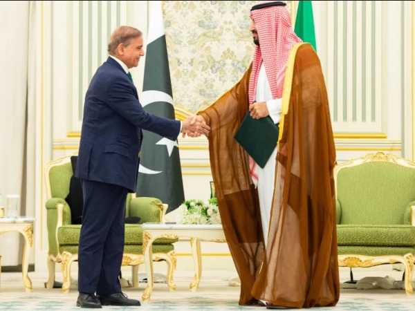 پاکستان سے معاہدہ سعودیہ کی ایٹمی ڈھال ہے، عالمی میڈیا کی رپورٹ
