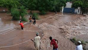 سیلاب اور بارش کی ایک ساتھ آمد، سندھ کیلئے خطرے کی گھنٹی بج گئی