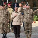 افغانستان خارجیوں اور پاکستان میں سے ایک کا انتخاب کر لے، وزیر اعظم کا واضح پیغام