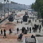 کراچی میں ٹی ایل پی کا احتجاج، ہنگامہ آرائی( 10 گرفتار، دو بچے زخمی)
