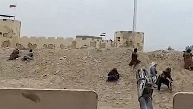 پاک افغان سرحد پرچھڑپیں، پاک فوج کا بھرپور جواب ، افغان فوجی اور خارجی ہلاک،متعددچوکیاں تباہ