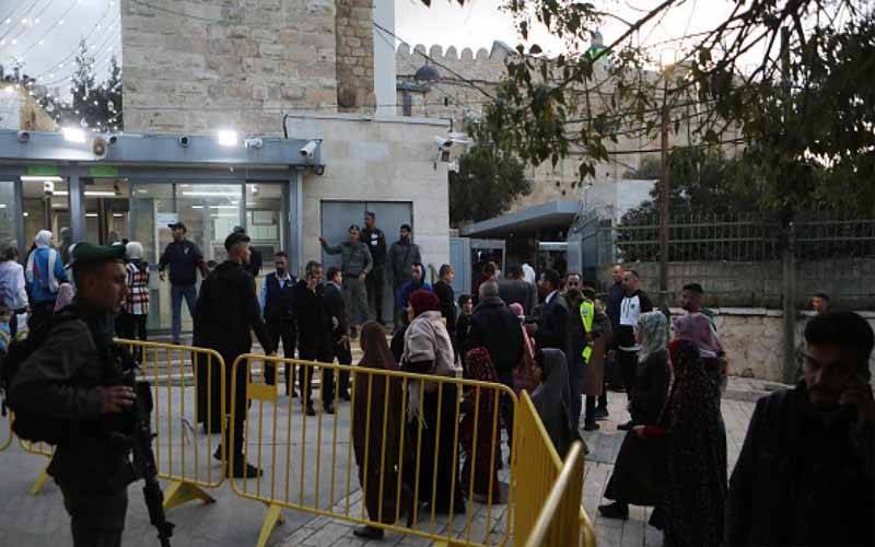 تاریخی مسجدِ ابراہیمی یہودی عبادت میں تبدیل، الخلیل میں سخت کرفیو