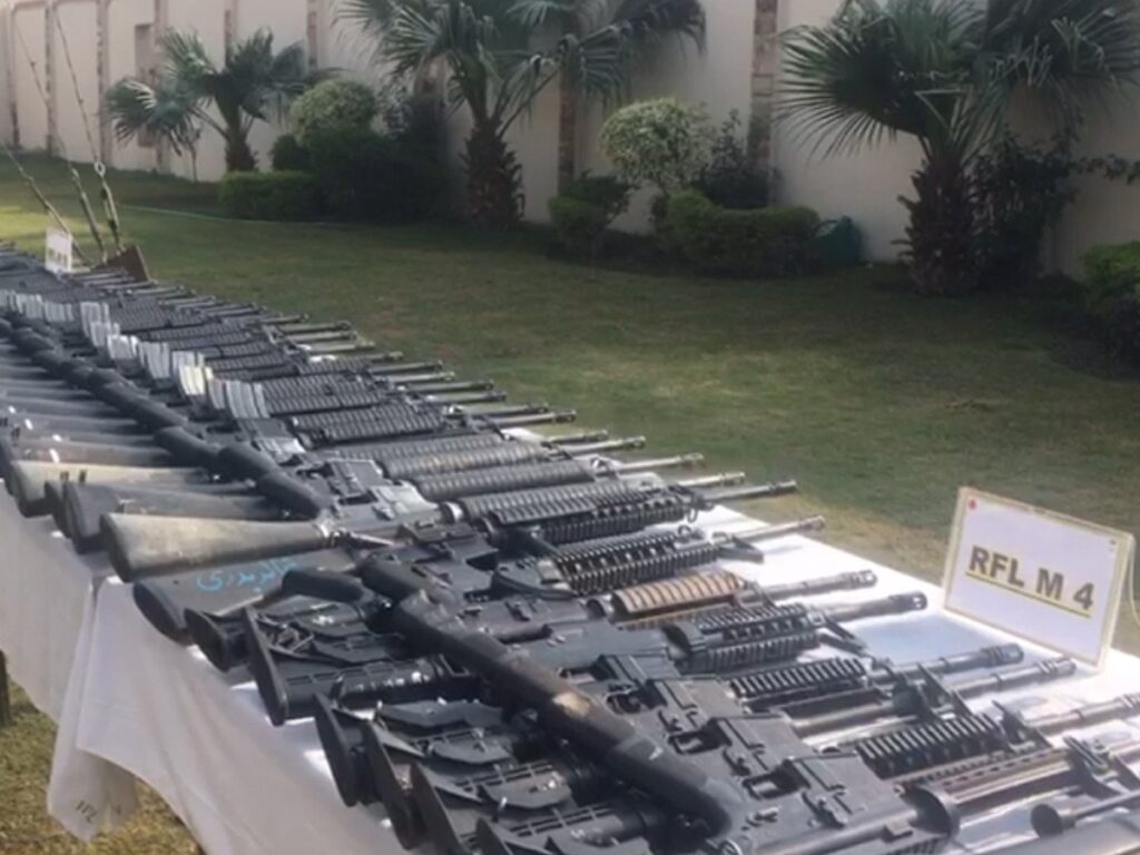 فتنہ الخوارج سے امریکی ہتھیاروں کا بڑا ذخیرہ برآمد