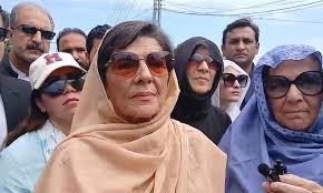 مذاکرات کی بات کرنیوالے عمران کے ساتھی نہیں،علیمہ خانم