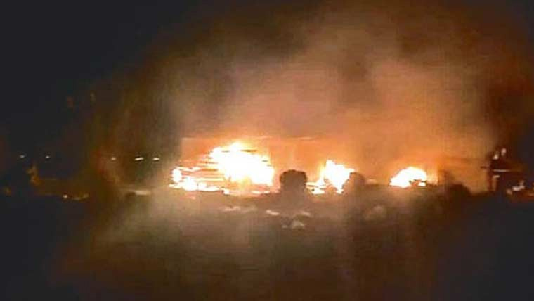 پاکستان کے تین افغان صوبوں میں حملے، سات مراکز تباہ، 80 خوارج ہلاک، مناسب وقت پر ردعمل دینگے، افغان طالبان کی دھمکی