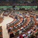 سندھ اسمبلی، ایم کیو ایم کے مختلف گروپ لڑ پڑے