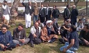 اپوزیشن کا احتجاج، عمران خان کے مقدمات مقرر کرنے کا مطالبہ