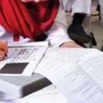 پی ای سی ایچ ایس، امتحانی مرکز پر چیئرمین میٹرک بورڈ کا چھاپہ، سینٹر سپرٹنڈنٹ معطل