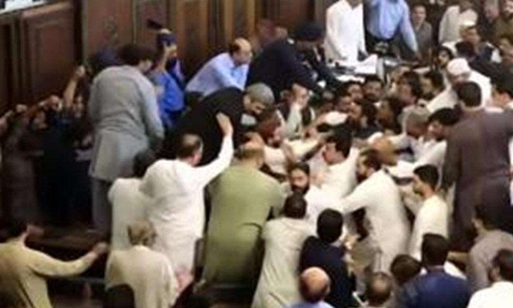 سٹی کونسل اجلاس ، جماعت اسلامی، پیپلز پارٹی ارکان میں ہاتھا پائی