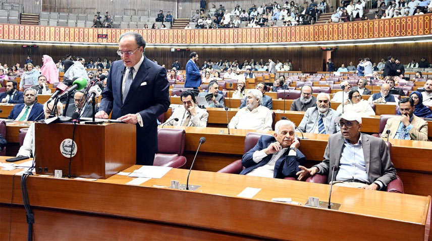18 ؍ہزار ارب روپے سے زائد کا وفاقی بجٹ پیش ،تنخواہوں اور پنشن میں سات فیصد اضافہ