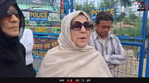 عمران خان سے ملاقات تک خیبرپختونخوا کا بجٹ پاس نہ کیا جائے، علیمہ خانم کی سہیل آفریدی کو تاکید