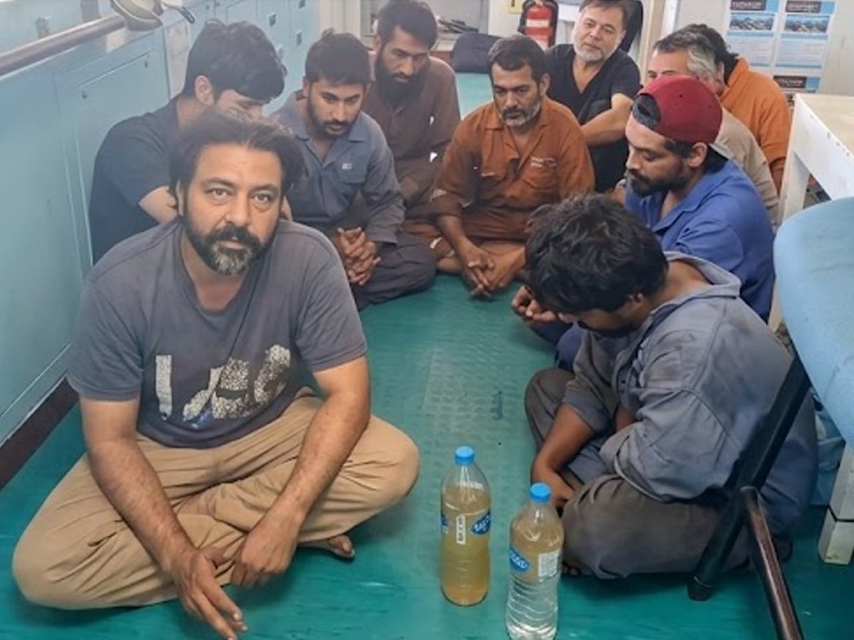 صومالیہ میں یرغمال پاکستانیوں کی رہائی کیلئے سرگرم ہیں،دفترخارجہ