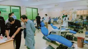 جامعہ کراچی کے غیر تدریسی ملازمین کے لیے مفت دانتوں کی صفائی کی سہولت فراہم کرنے کا اقدام